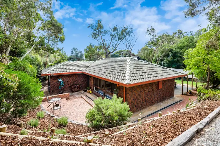 82 Emmett Road, Crafers West SA 5152