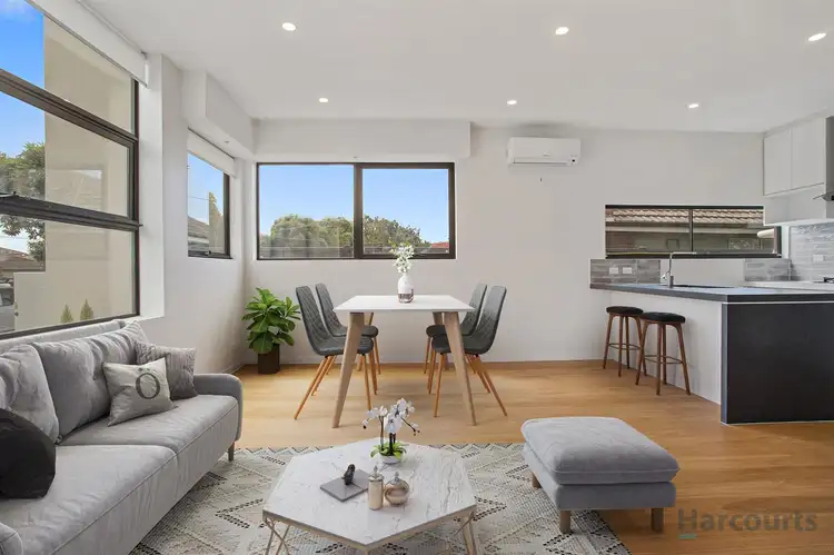 2/10 Sherbrook Avenue, Ringwood VIC 3134