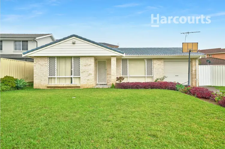 30 Diamontina Avenue, Kearns NSW 2558