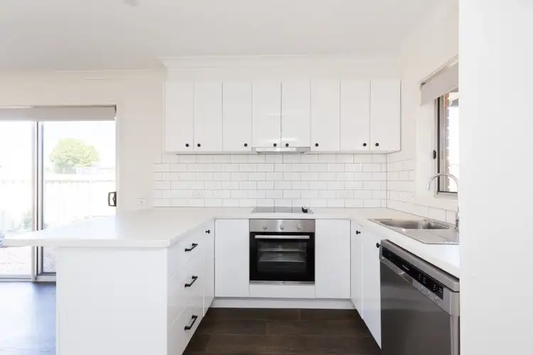 Third view of Homely unit listing, 4/8 Robinson Street, Horsham VIC 3400