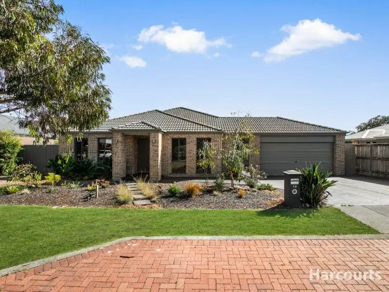 Main view of Homely house listing, 19 Royanne Close, Bunyip VIC 3815