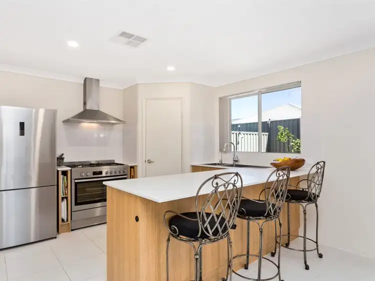 Fifth view of Homely house listing, 6 Macadamia Loop, Piara Waters WA 6112