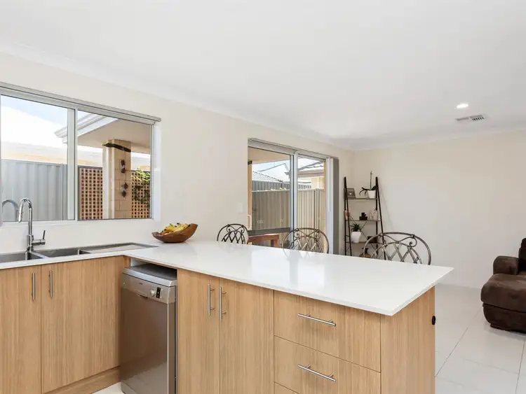 Sixth view of Homely house listing, 6 Macadamia Loop, Piara Waters WA 6112