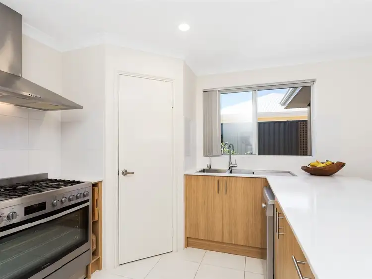 Seventh view of Homely house listing, 6 Macadamia Loop, Piara Waters WA 6112