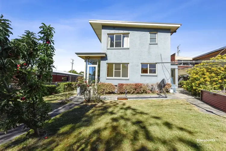 10A Erina Street