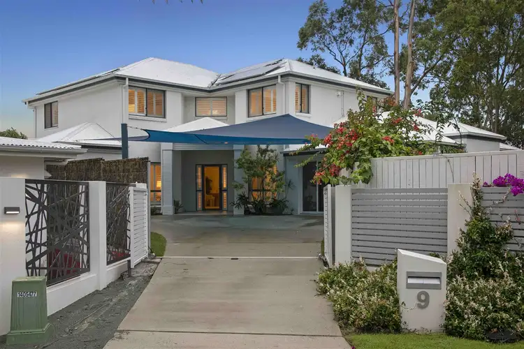 9 Crowe Close, Mcdowall QLD 4053