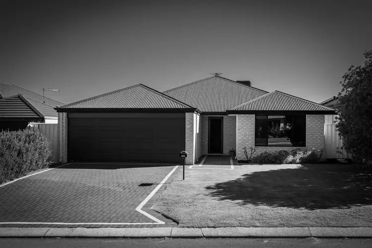 39 Highcliffe Circle, Lakelands WA 6180