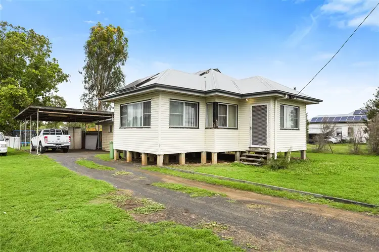 37 Cunliffe Street, Oakey QLD 4401