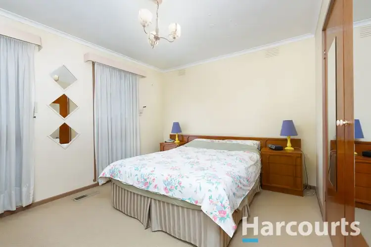 Second view of Homely house listing, 5 Griffith Street, Endeavour Hills VIC 3802