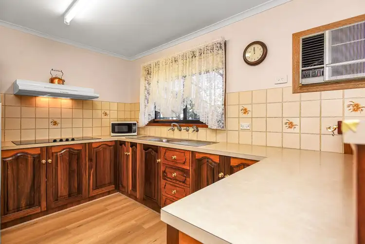 24 Walker Street, Hayborough SA 5211