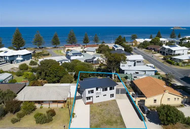 30 Gibson Avenue, Victor Harbor SA 5211