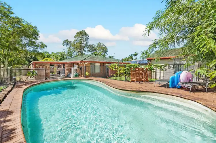 19 Eucumbene Drive, Petrie QLD 4502