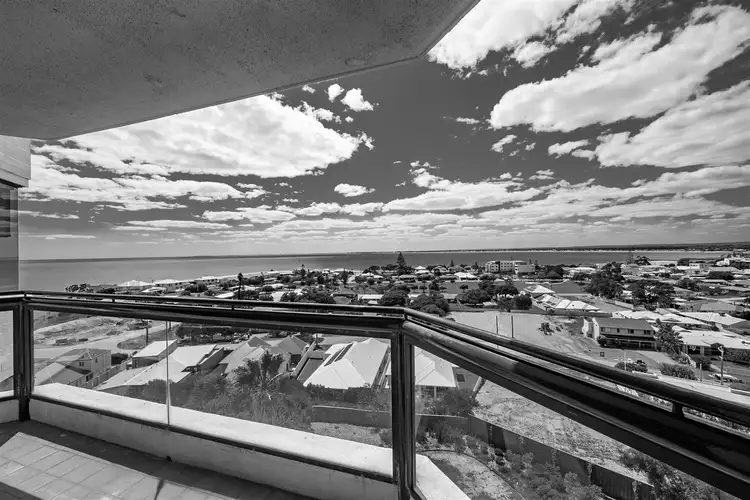 26/6A Valley Road, Halls Head WA 6210