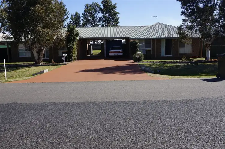 2/12 Arnold Street, Allora QLD 4362