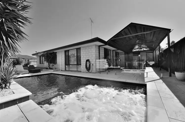 13 Bethel Corner, Halls Head WA 6210