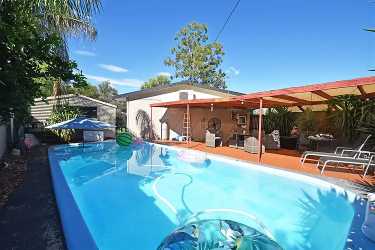 11 Standley Crescent