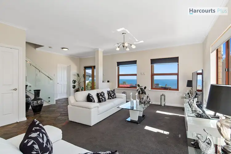 8 Burrington Street, Hallett Cove SA 5158