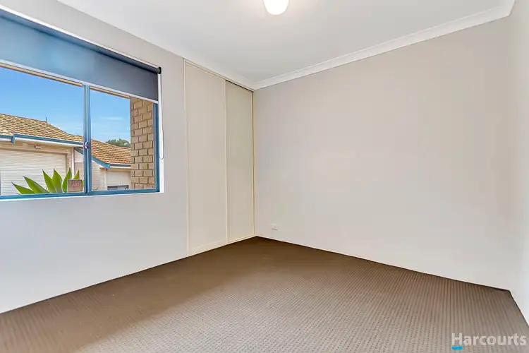 Sixth view of Homely house listing, 2/25 Dalzell Turn, Kinross WA 6028