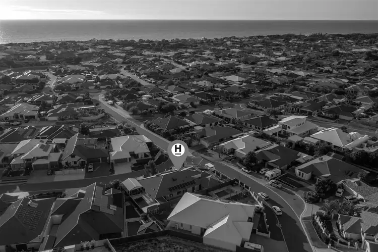 2 Lilly Pilly Lookout, Halls Head WA 6210