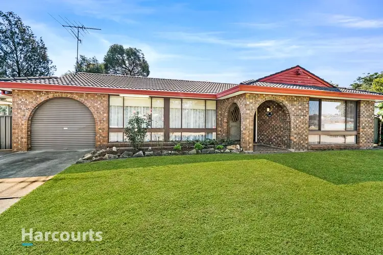 17 Banks Drive, St Clair NSW 2759