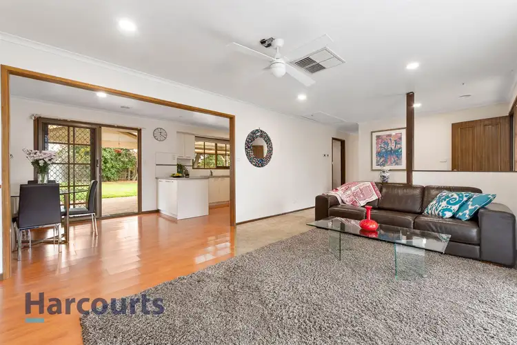 Second view of Homely house listing, 4 Heatherleigh Court, Carrum Downs VIC 3201