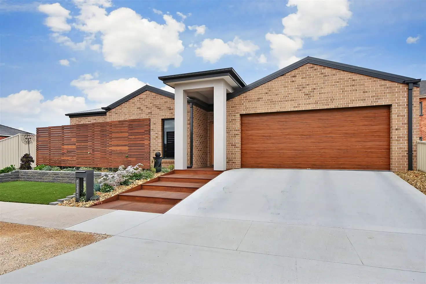 Main view of Homely townhouse listing, 2a Ballard Street, Horsham VIC 3400