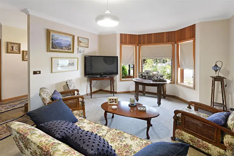 Second view of Homely house listing, 10 Harmer Court, Horsham VIC 3400