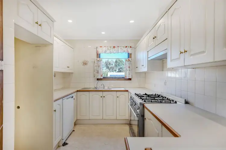 Fifth view of Homely house listing, 1 Vistula Court, Hackham West SA 5163