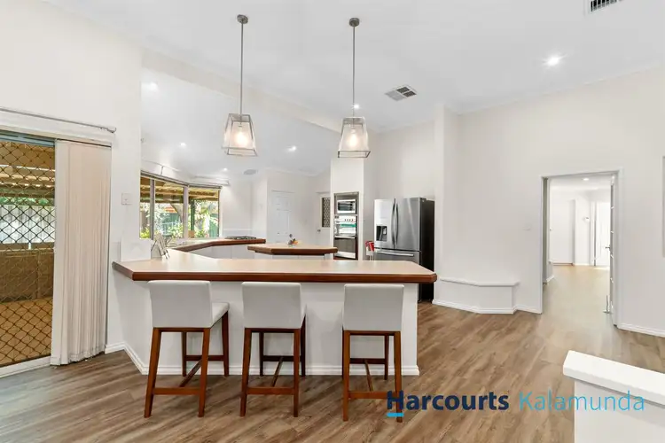17 Christina Place, Lesmurdie WA 6076