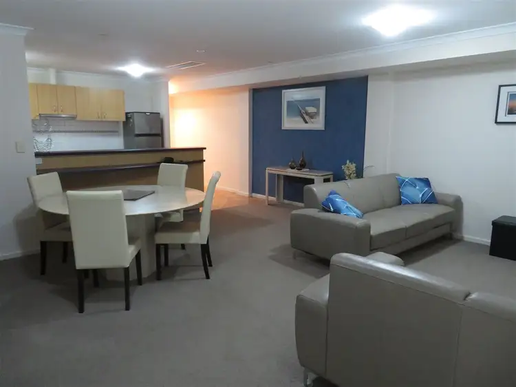 19 Spinnaker Boulevard
