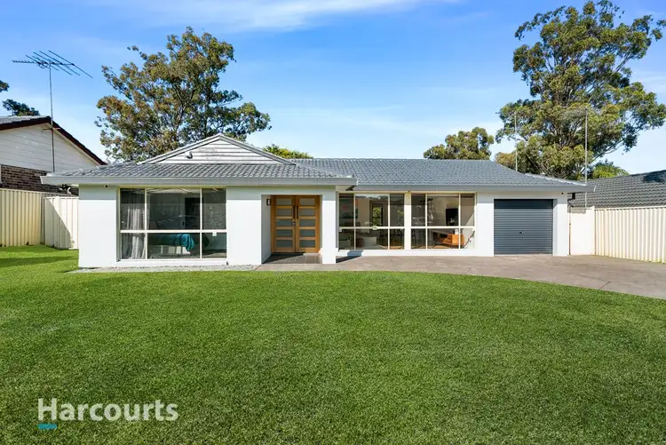 18 Kingfisher Way, St Clair NSW 2759