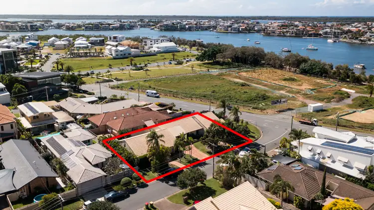 152 The Esplanade, Paradise Point QLD 4216