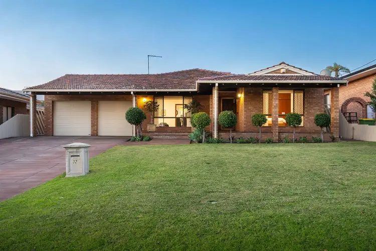 32 Hanlon Street, Hamilton Hill WA 6163