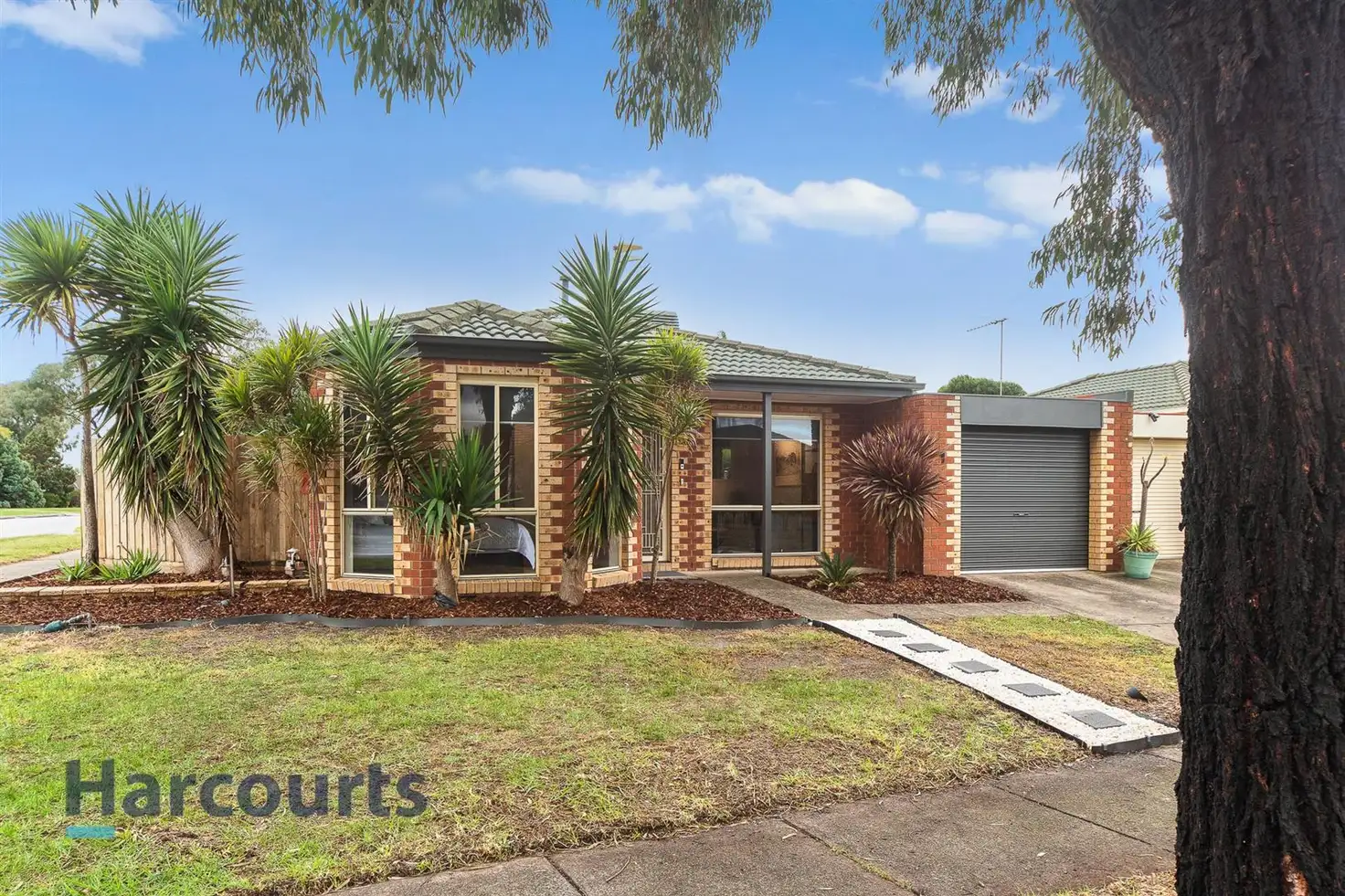 Main view of Homely house listing, 1 Oakwood Drive, Carrum Downs VIC 3201