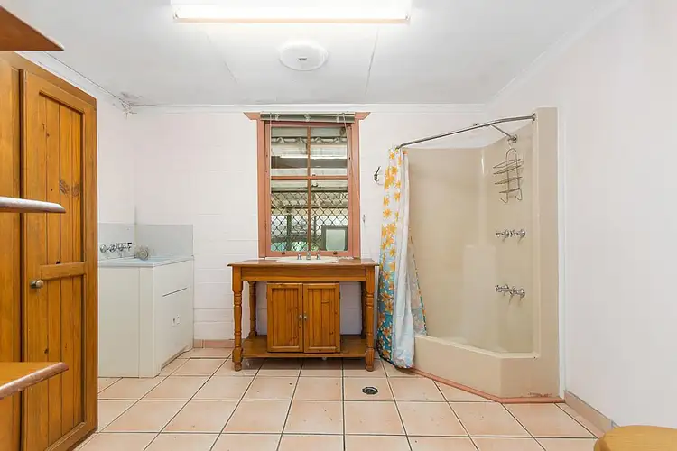 8 Plant Street, West End QLD 4810