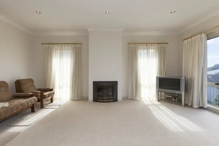 Second view of Homely house listing, 1 Highview Court, Ararat VIC 3377