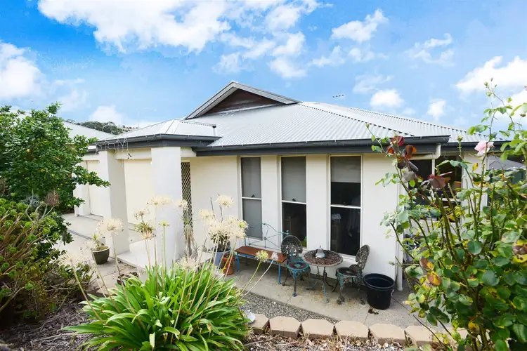 5 Shields Crescent, Encounter Bay SA 5211
