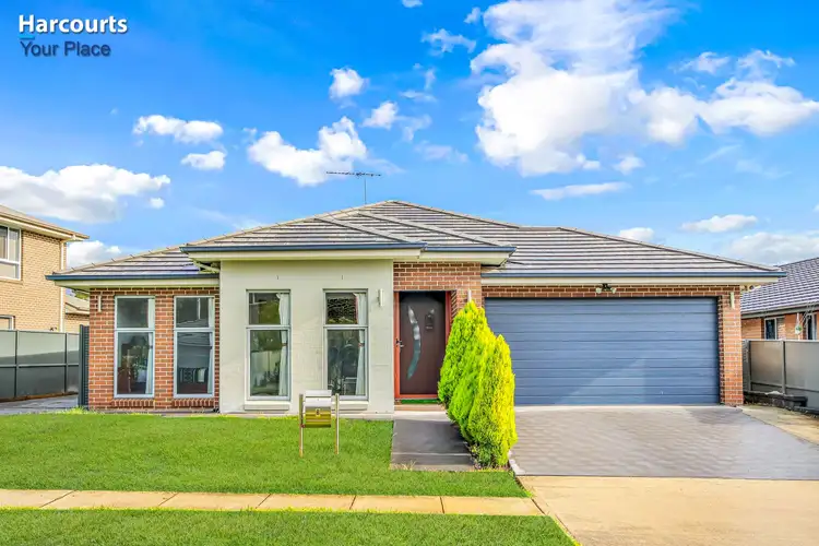 8 Tussock Street, Ropes Crossing NSW 2760