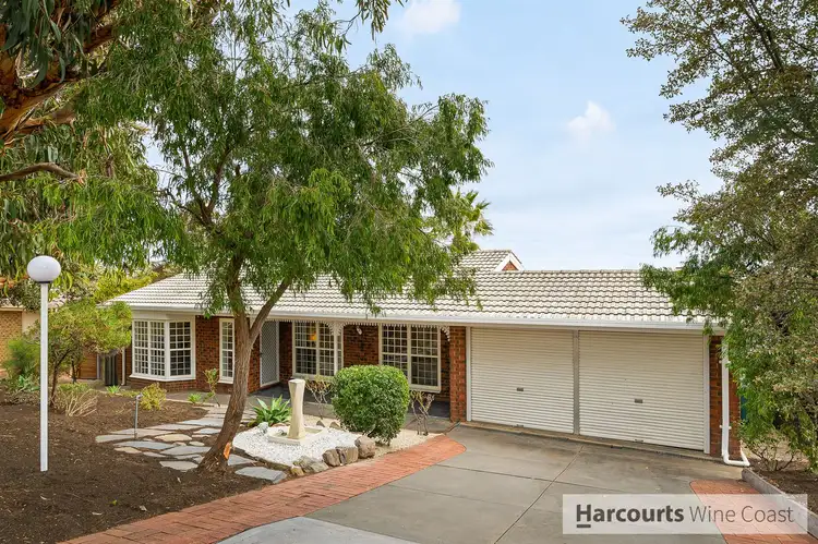 11 Mayflower Crescent, Hallett Cove SA 5158