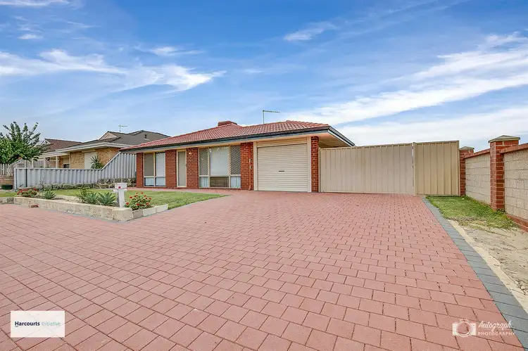 32 Redcliffe Avenue, Marangaroo WA 6064