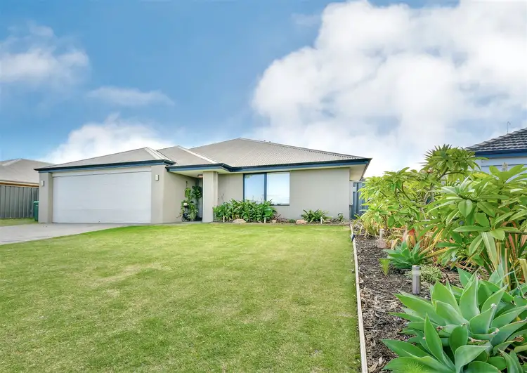 13 Bottlenose Circuit, Waikiki WA 6169
