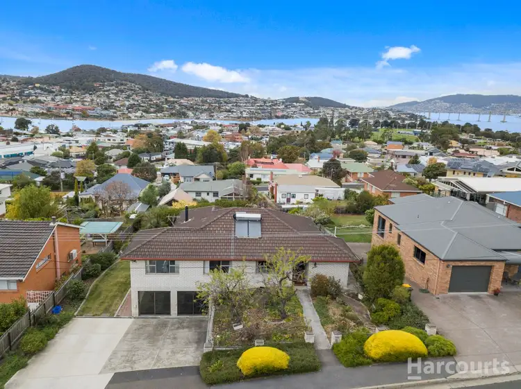 5 Moirunna Road, Lindisfarne TAS 7015