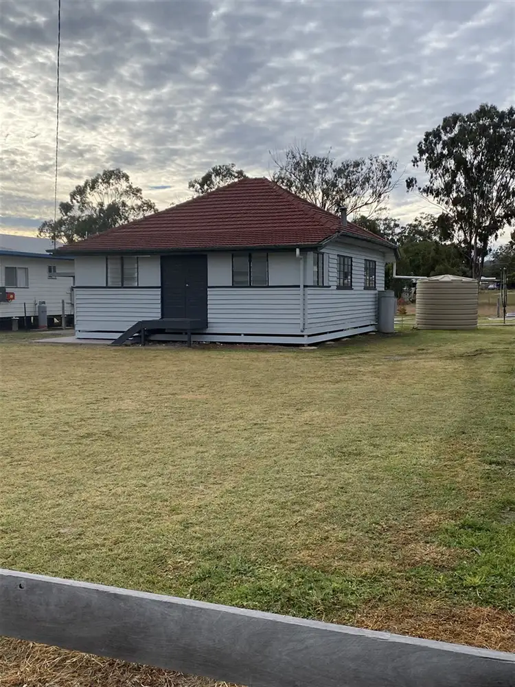 20 Donald Street, Leyburn QLD 4365
