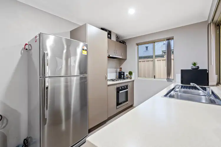 Sixth view of Homely house listing, 2/3 Peppermint Gardens, Aubin Grove WA 6164