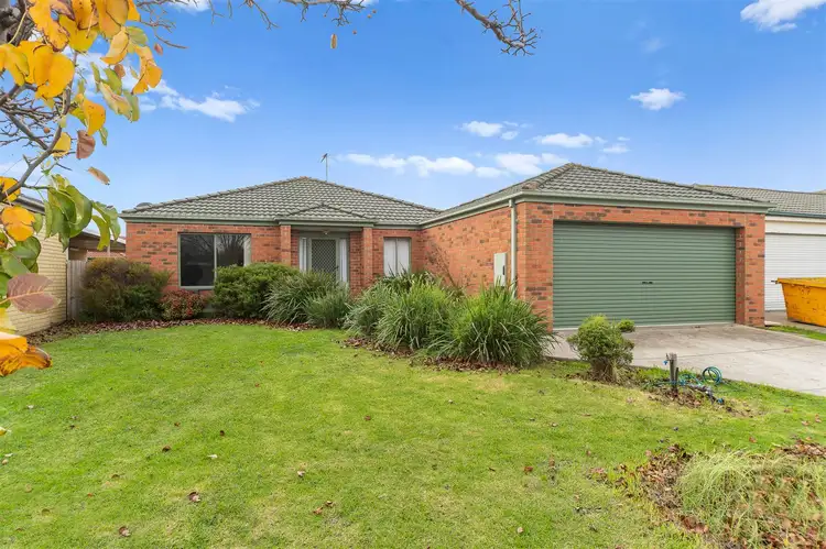 4 Mingay Place, Cranbourne West VIC 3977