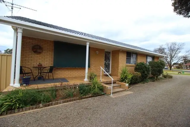 40 Cutler Avenue, Cootamundra NSW 2590