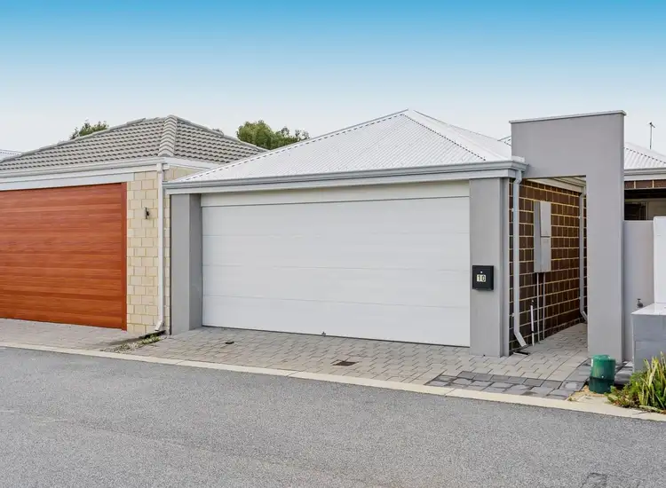 10 October Road, Spearwood WA 6163