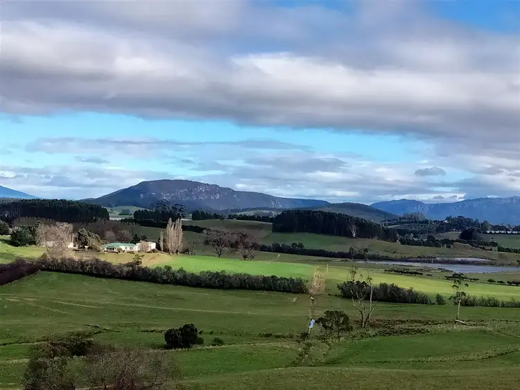5329 Bass Highway, Deloraine TAS 7304