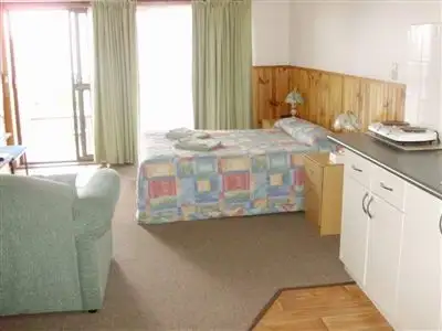 Third view of Homely serviced apartment listing, 8/6 Wattle Drive, Scamander TAS