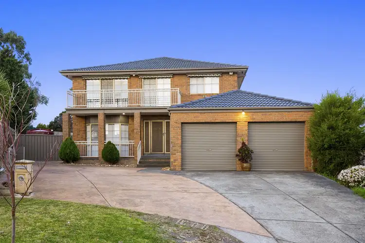 8 Chivell Close, Endeavour Hills VIC 3802